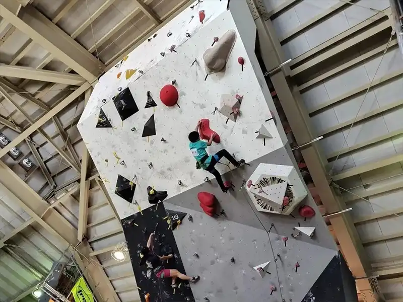 chanmero-climbing-wall.webp chanmero-climbing-wall.webp