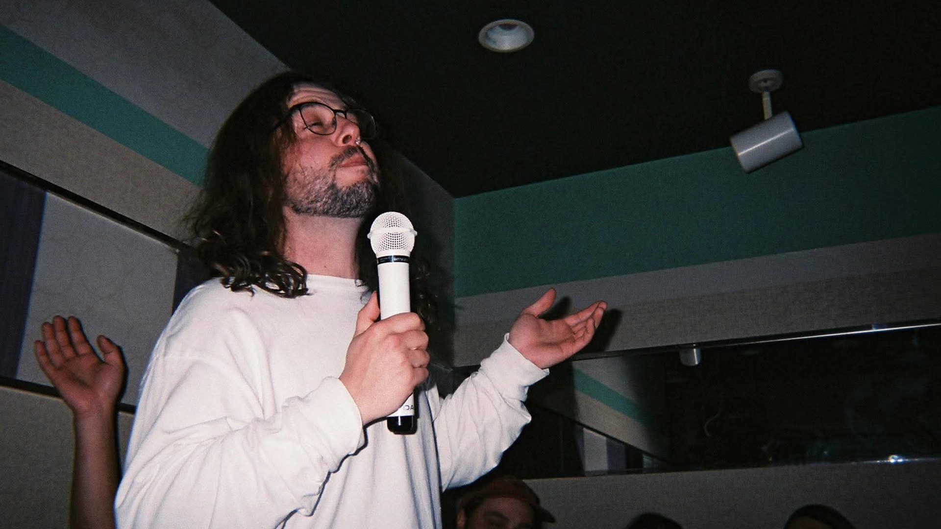 karaoke-2.webp karaoke-2.webp